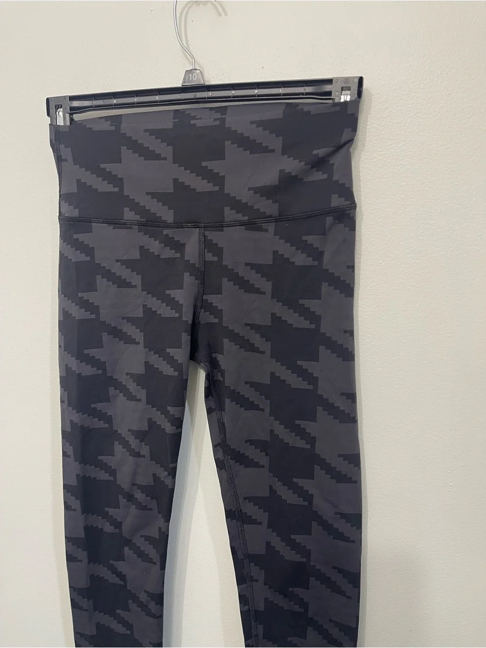Alo Yoga Houndstooth Airbrush Leggings